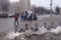 Очевидцы сняли на видео, как «скорая помощь» сбила ребенка на пешеходном переходе в Липецке
