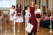 Модели липецких дизайнеров на подиуме в библиотеке представили героинь классической литературы