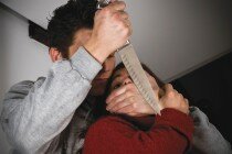 25-летнюю девушку в Липецке жених зарезал накануне свадьбы